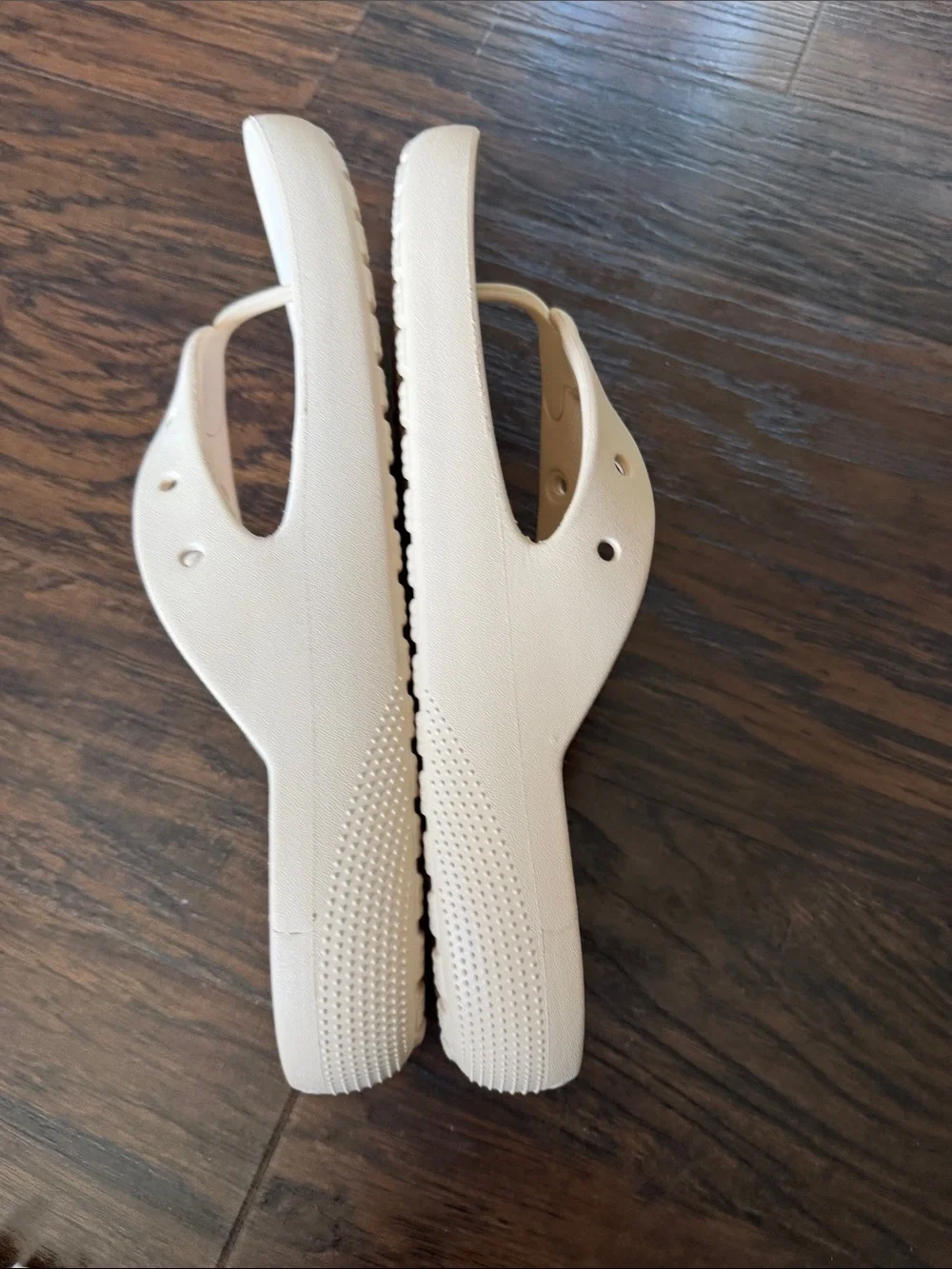 CROCS Men's Cream Flip-Flop Sandals, Like NEW